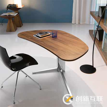 深圳网站制作家庭办公室的简单小书桌